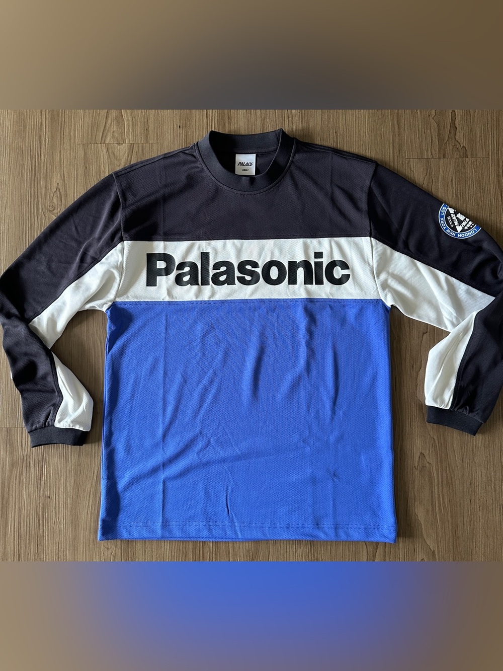 PALACE HI YA LONGSLEEVE BLUE BERRY
Small Long Sleeve Top
